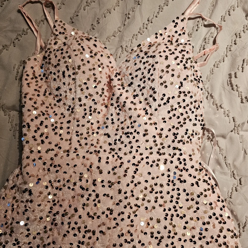 Dress - Picture 2 of 4